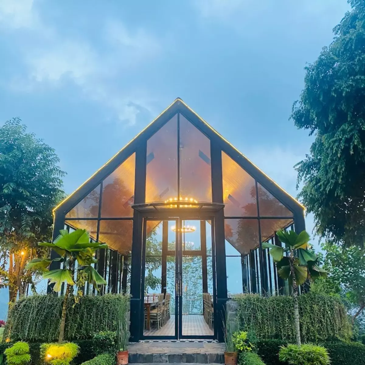 Keunikan D’Gunungan Resto