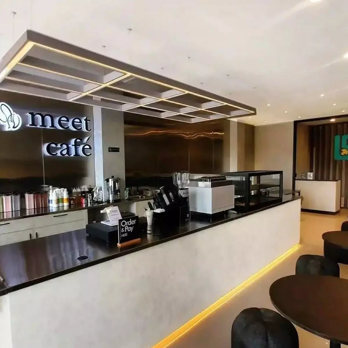 Suasana Cozy di To Meet Cafe