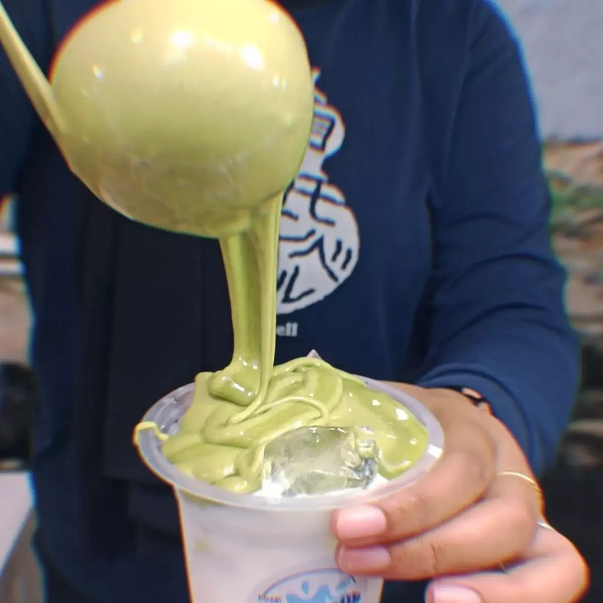 Apa Itu ES Sticky Milk?