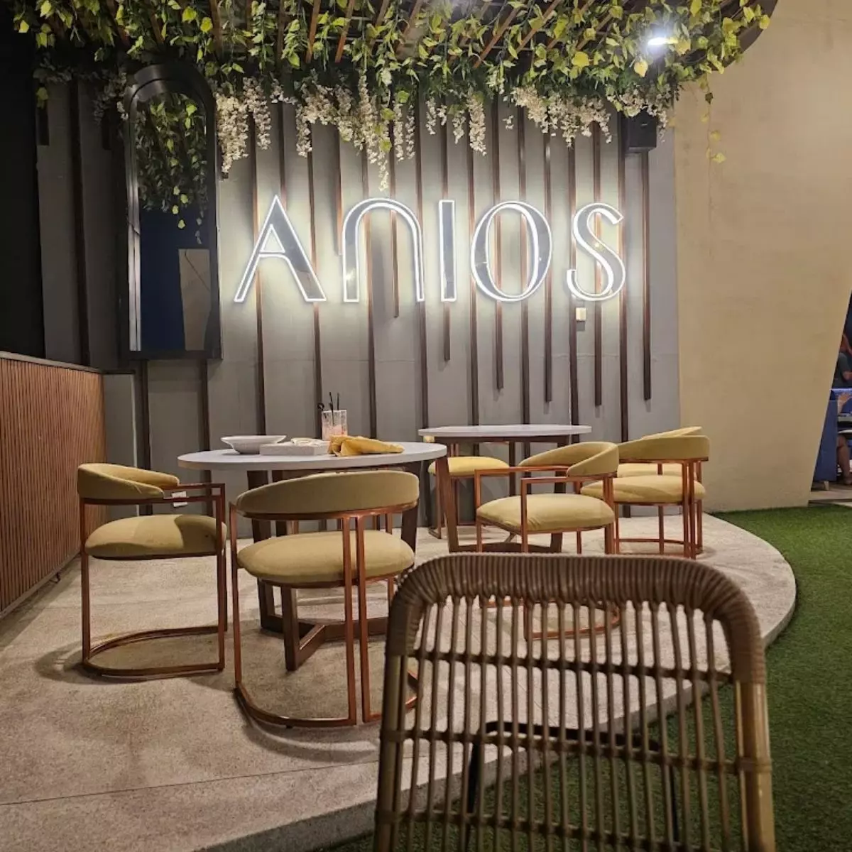 5. Anios Restaurant 