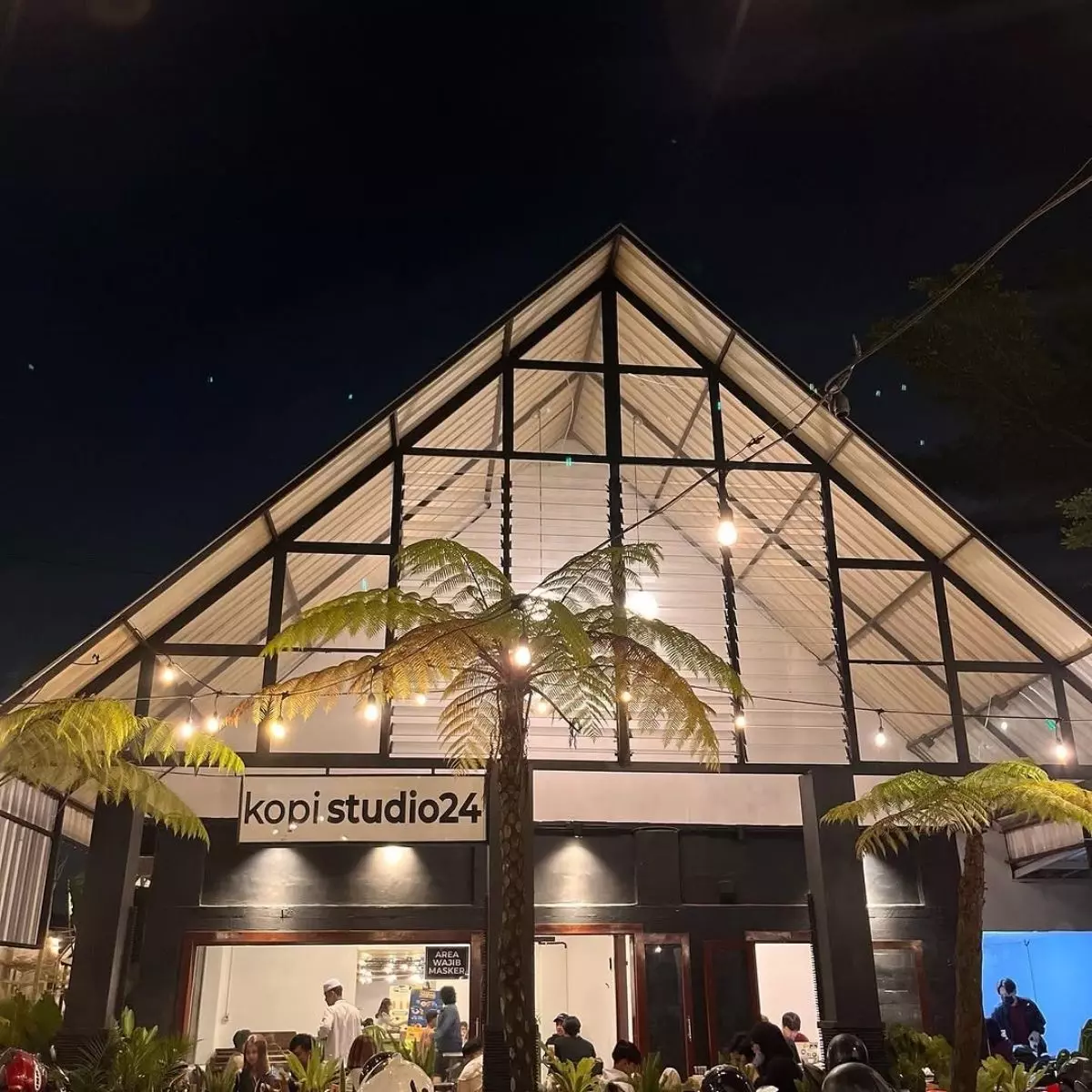 4. Kopi Studio 24