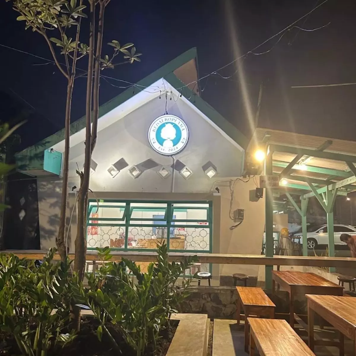 Mengenal Kedai Kopi Ama Surabaya