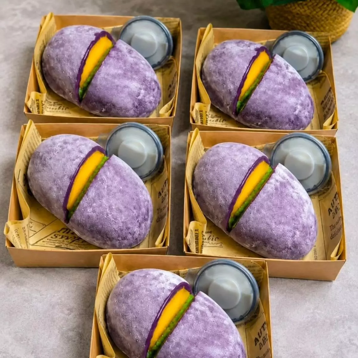 Apa Itu Mango Sticky Rice Ube Mochi?